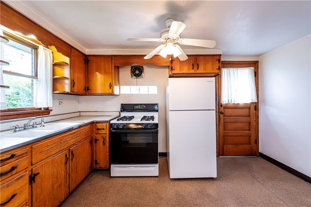 13740 Ridge Rd, Irwin, PA 15642
