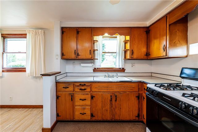 13740 Ridge Rd, Irwin, PA 15642