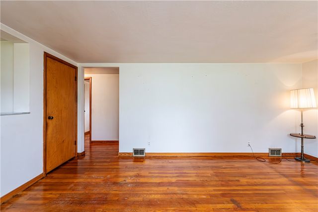 13740 Ridge Rd, Irwin, PA 15642