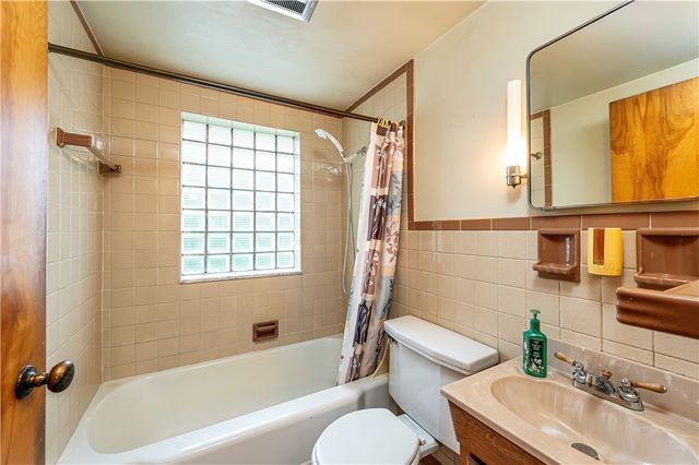 13740 Ridge Rd, Irwin, PA 15642