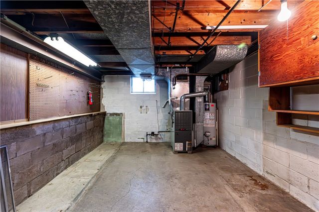 13740 Ridge Rd, Irwin, PA 15642