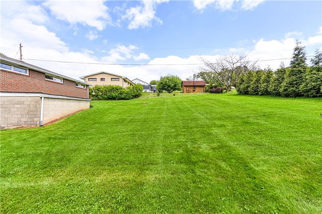 13740 Ridge Rd, Irwin, PA 15642