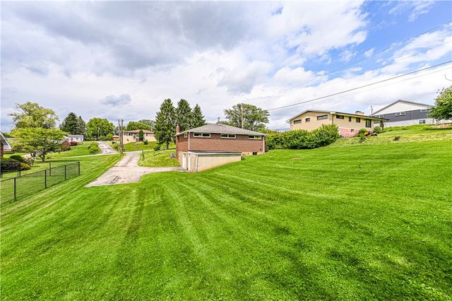 13740 Ridge Rd, Irwin, PA 15642
