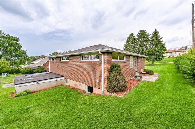 13740 Ridge Rd, Irwin, PA 15642