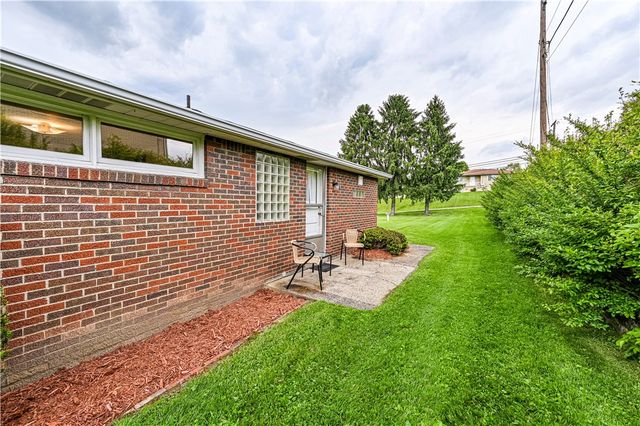 13740 Ridge Rd, Irwin, PA 15642
