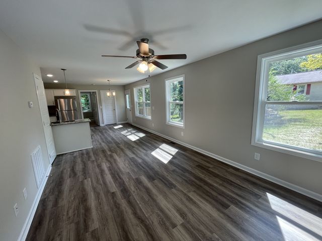 316 Natcor Dr Apt A, Dover, TN 37058