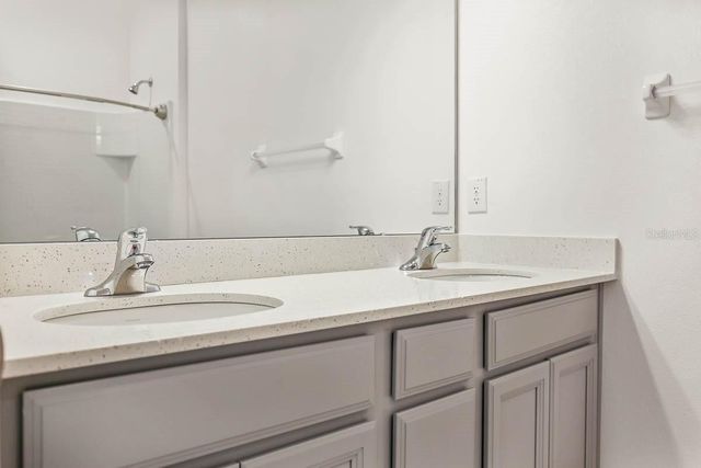 5806 SPOTTED HARRIER WAY, Lithia, FL 33547