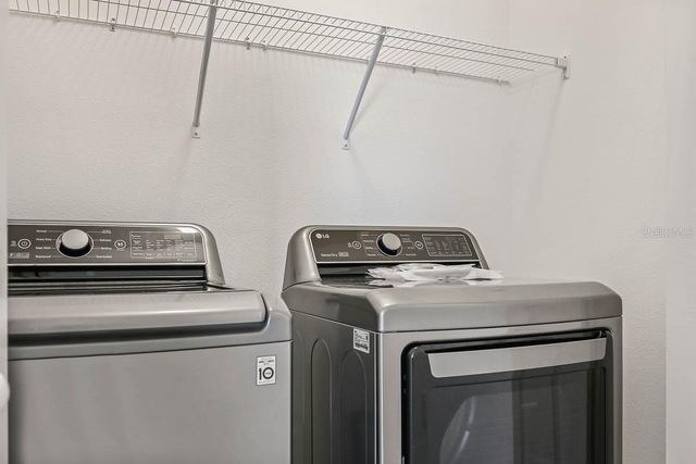 5806 SPOTTED HARRIER WAY, Lithia, FL 33547