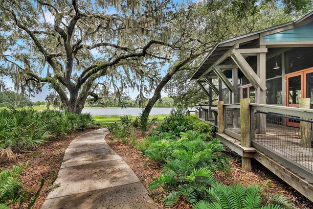 5806 SPOTTED HARRIER WAY, Lithia, FL 33547