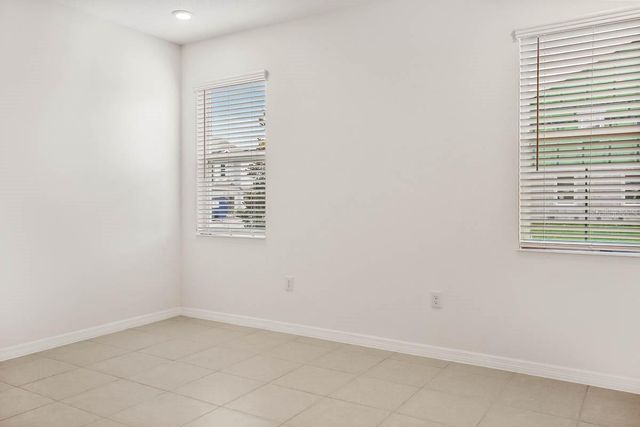 5806 SPOTTED HARRIER WAY, Lithia, FL 33547