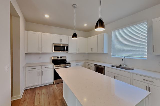 372 Park Glen Dr, Mount Juliet, TN 37122