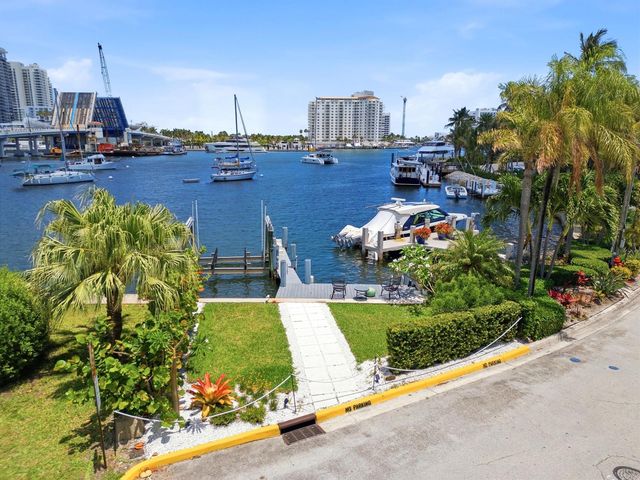 325 Poinciana Drive, Fort Lauderdale, FL 33301