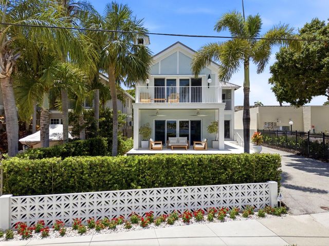 325 Poinciana Drive, Fort Lauderdale, FL 33301