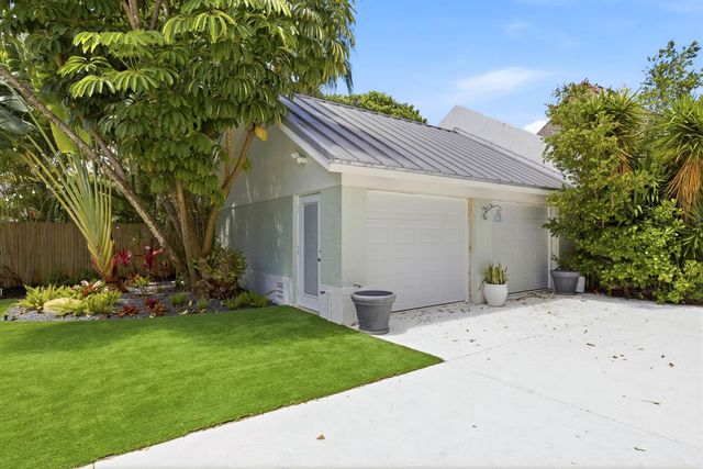 325 Poinciana Drive, Fort Lauderdale, FL 33301