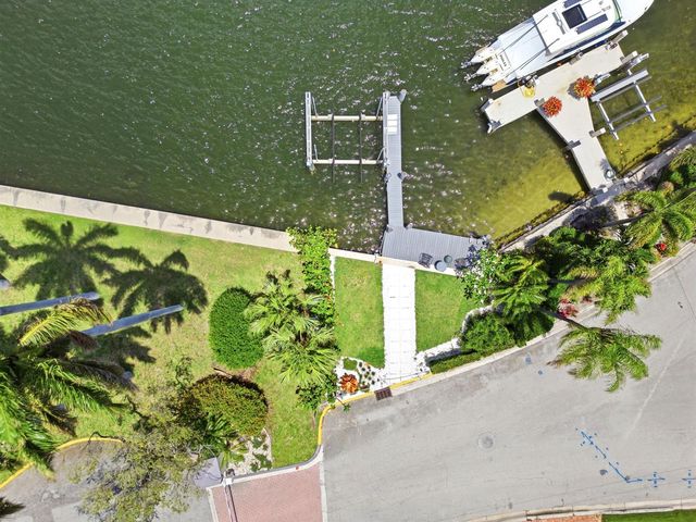 325 Poinciana Drive, Fort Lauderdale, FL 33301
