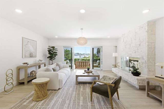 325 Poinciana Drive, Fort Lauderdale, FL 33301