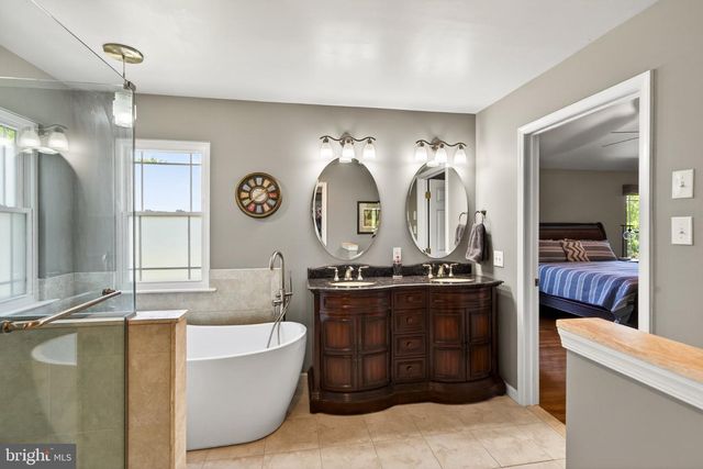 46 BASSWOOD CT, Collegeville, PA 19426