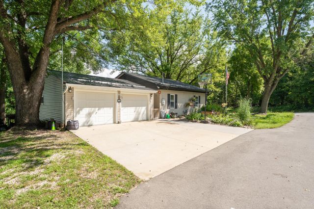 10 9th Avenue NW, Oronoco, MN 55960