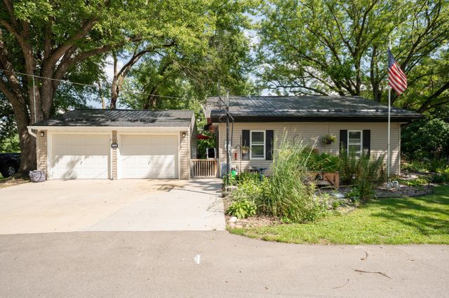 10 9th Avenue NW, Oronoco, MN 55960