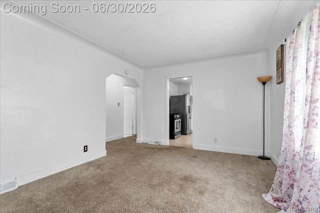 7400 Dolphin, Detroit, MI 48239