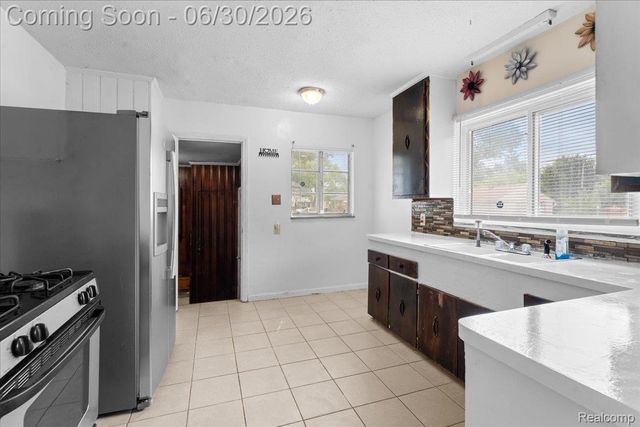 7400 Dolphin, Detroit, MI 48239