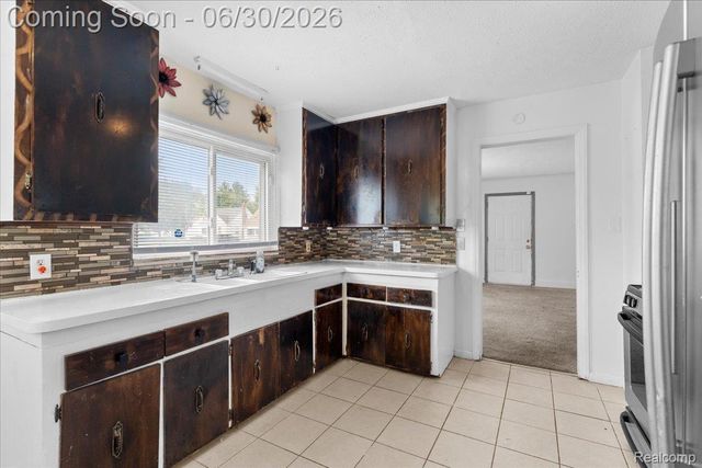 7400 Dolphin, Detroit, MI 48239