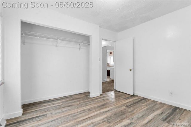 7400 Dolphin, Detroit, MI 48239