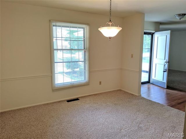 822 Dutch Mill Drive, Ballwin, MO 63011