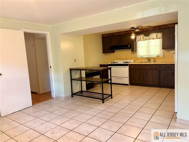 35 Wellington Road, East Brunswick, NJ 08816