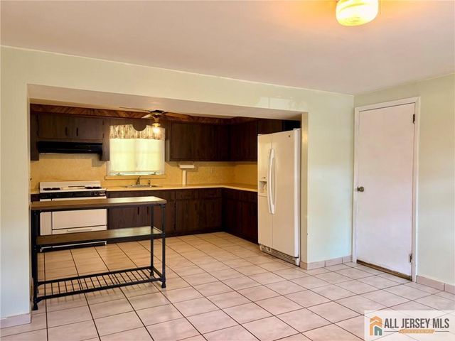 35 Wellington Road, East Brunswick, NJ 08816