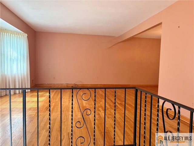 35 Wellington Road, East Brunswick, NJ 08816