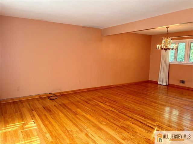 35 Wellington Road, East Brunswick, NJ 08816