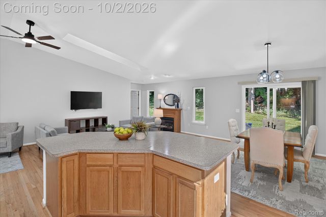 2697 Signature Circle, Hamburg Township, MI 48169
