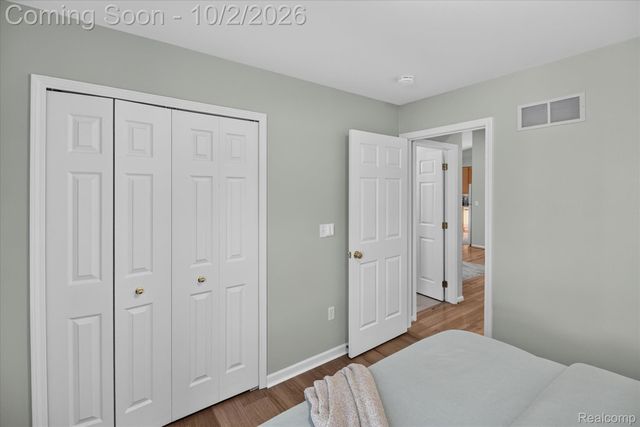 2697 Signature Circle, Hamburg Township, MI 48169
