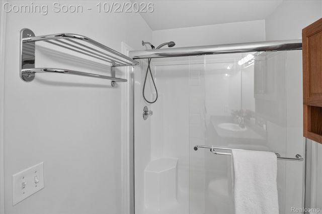 2697 Signature Circle, Hamburg Township, MI 48169