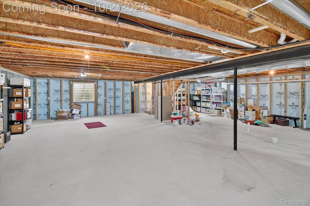 2697 Signature Circle, Hamburg Township, MI 48169