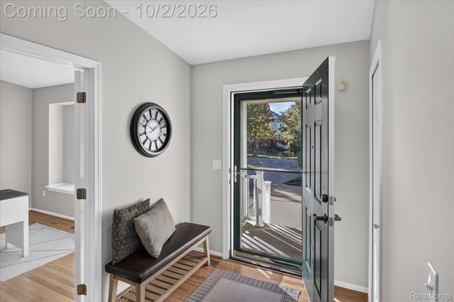 2697 Signature Circle, Hamburg Township, MI 48169