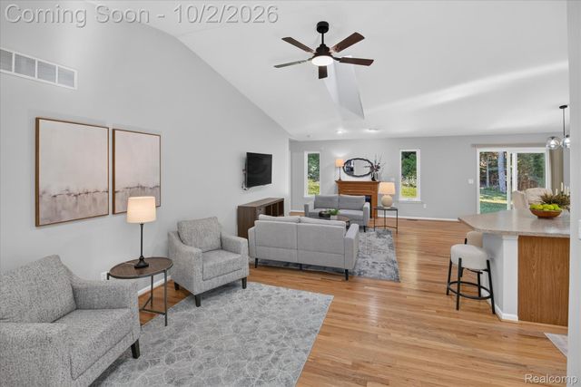 2697 Signature Circle, Hamburg Township, MI 48169