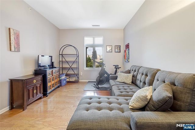4422 Riverview Avenue 422, Englewood, NJ 07631