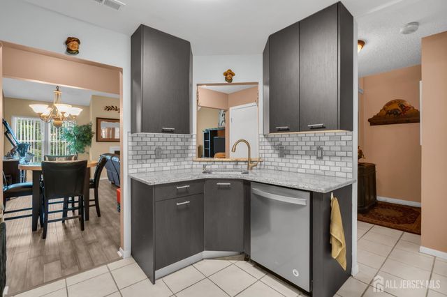 492 Bayberry Court, Englishtown, NJ 07726