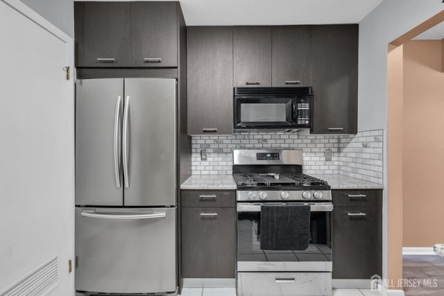 492 Bayberry Court, Englishtown, NJ 07726