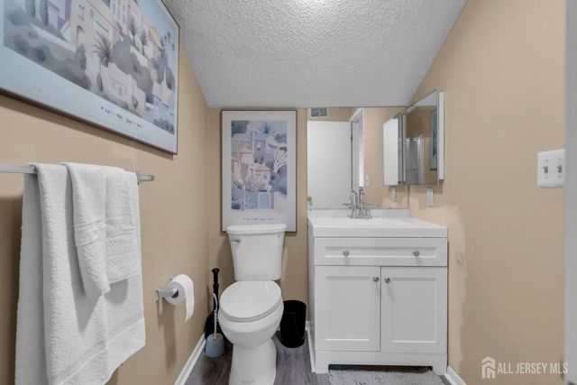492 Bayberry Court, Englishtown, NJ 07726
