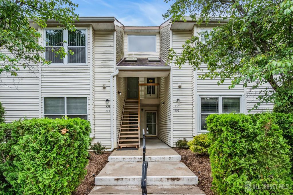 492 Bayberry Court, Englishtown, NJ 07726