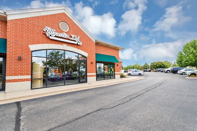 1540 Carlemont Drive F, Crystal Lake, IL 60014