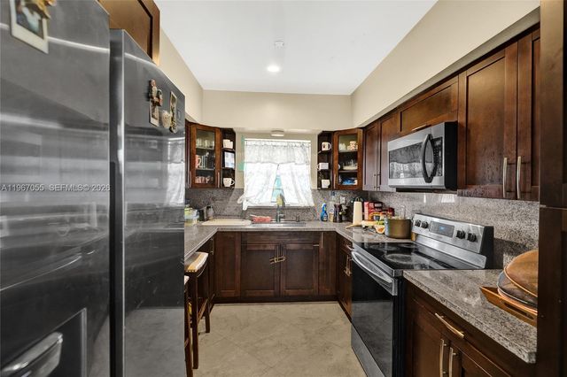 1775 NE 147th St, Miami, FL 33181