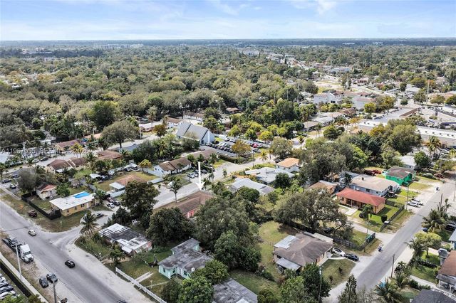 1775 NE 147th St, Miami, FL 33181