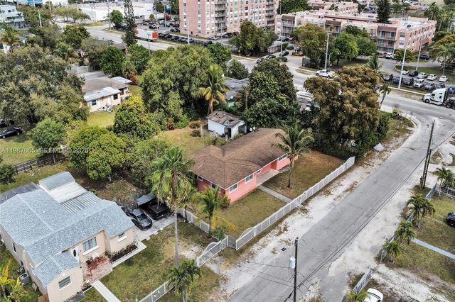 1775 NE 147th St, Miami, FL 33181