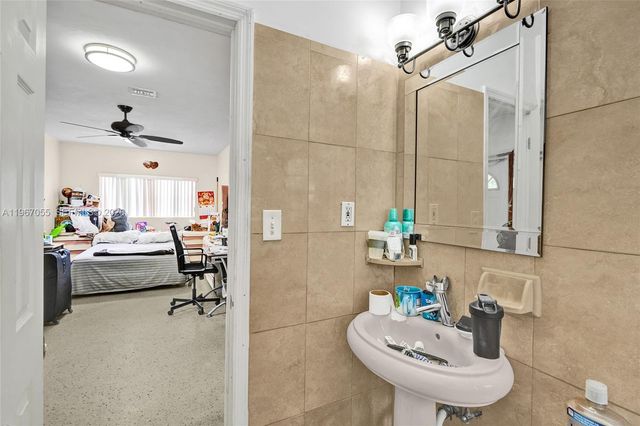 1775 NE 147th St, Miami, FL 33181