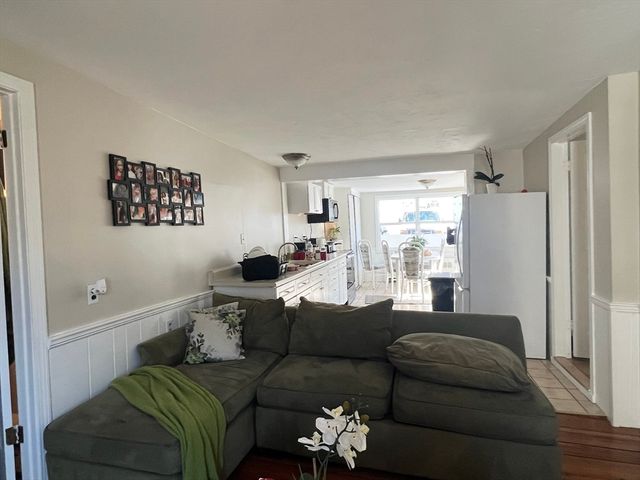 818 Bedford St, East Bridgewater, MA 02333