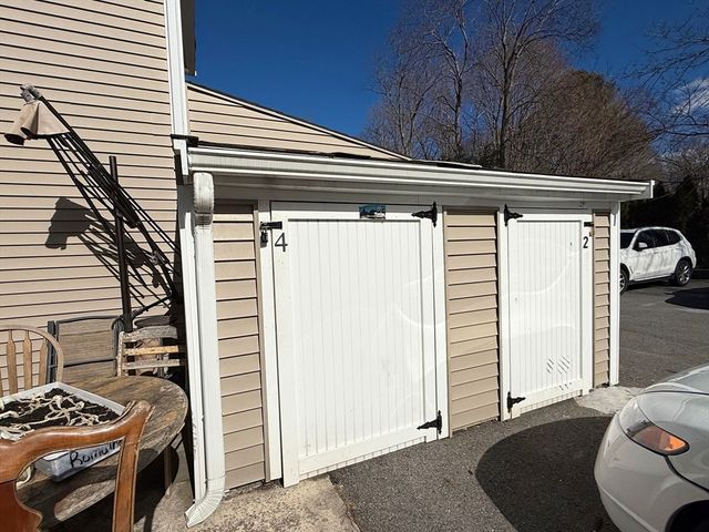 818 Bedford St, East Bridgewater, MA 02333
